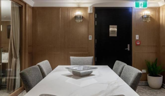 The Carlin Boutique Hotel Куийнстаун Екстериор снимка