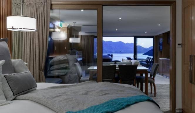 The Carlin Boutique Hotel Куийнстаун Екстериор снимка